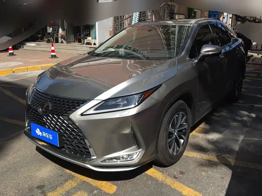 Lexus RX — фото 1