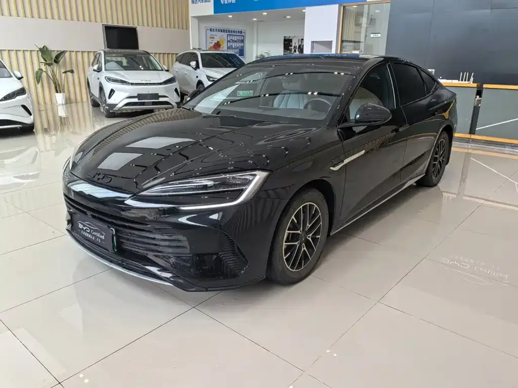 BYD Seal — фото 1