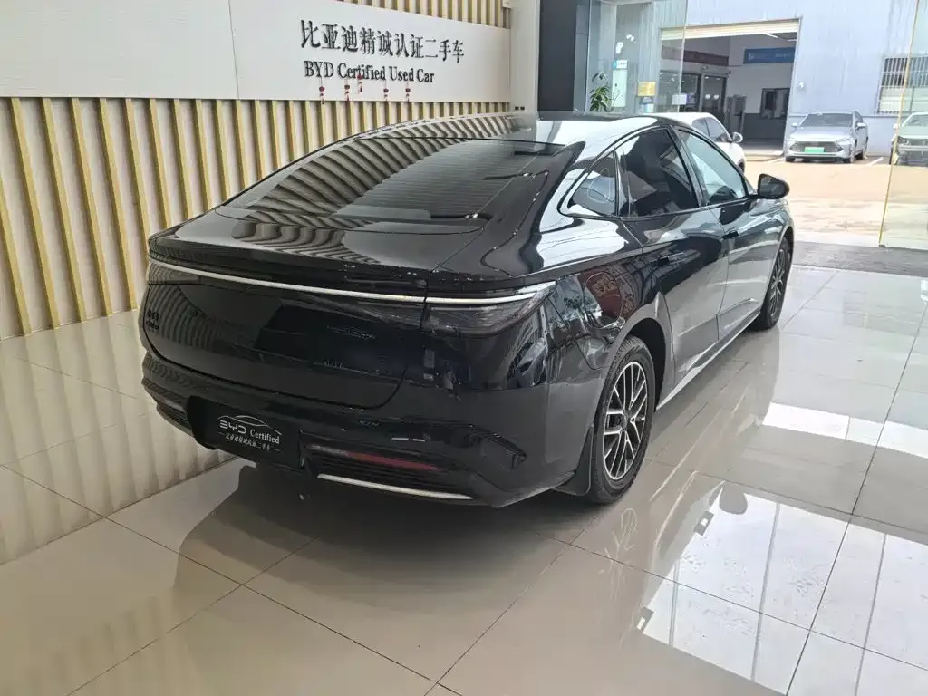BYD Seal — фото 2