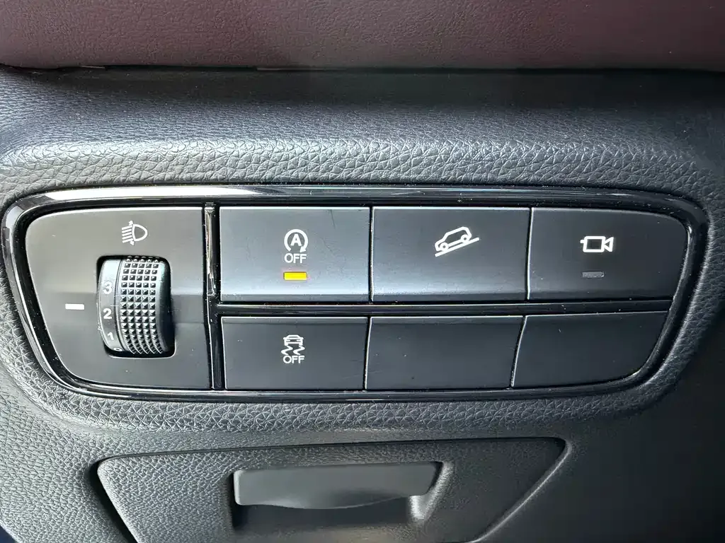 GAC Motor Trumpchi M6 — фото 9