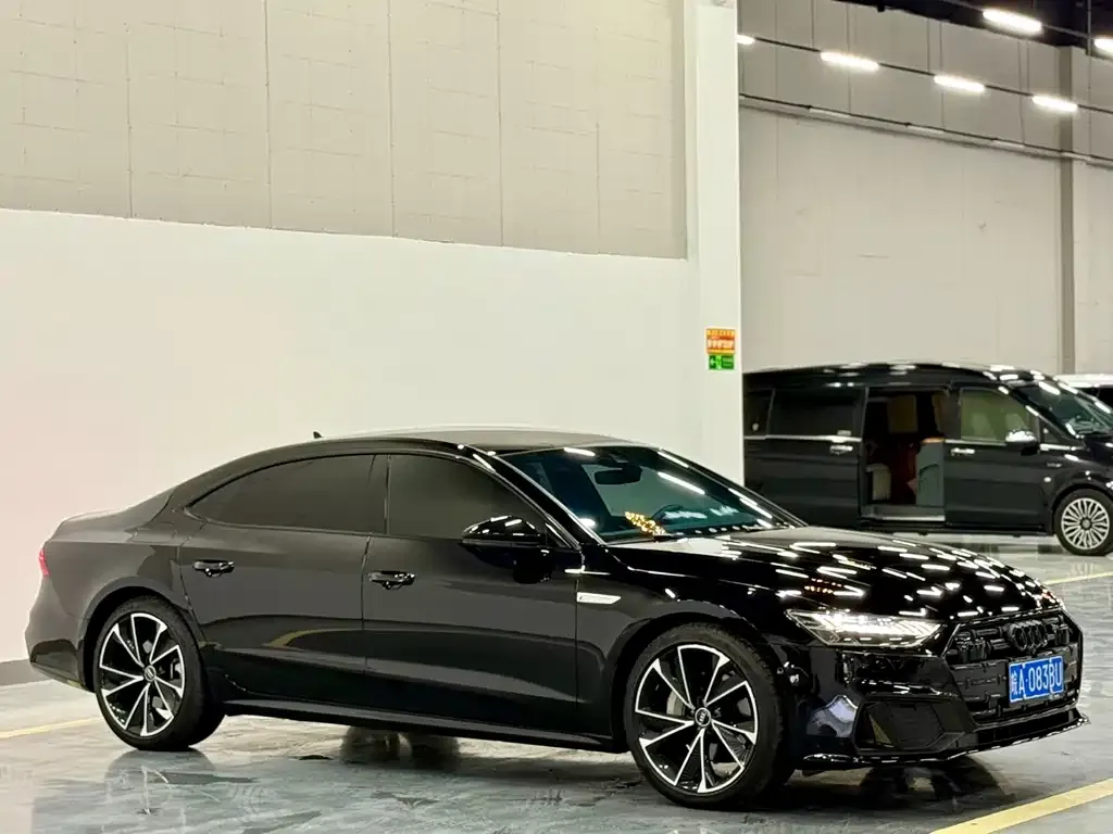 Audi A7L — фото 7