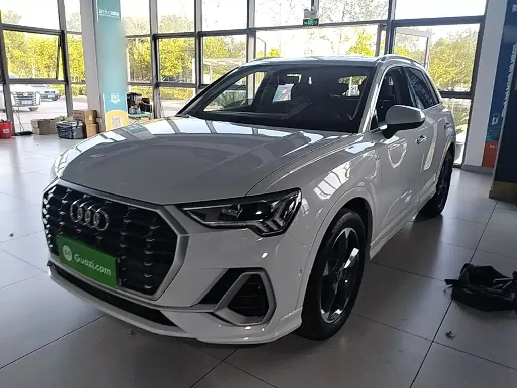 Audi Q3 — фото 1