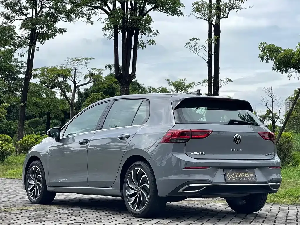Volkswagen Golf — фото 10