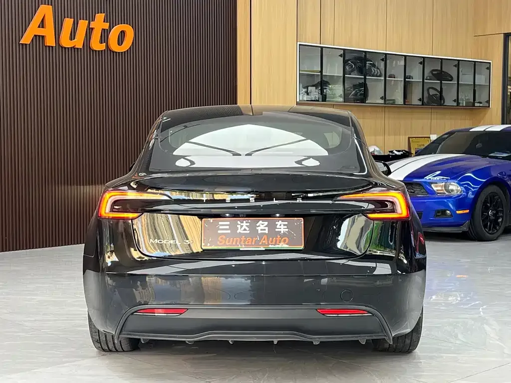 Tesla Model 3 — фото 10