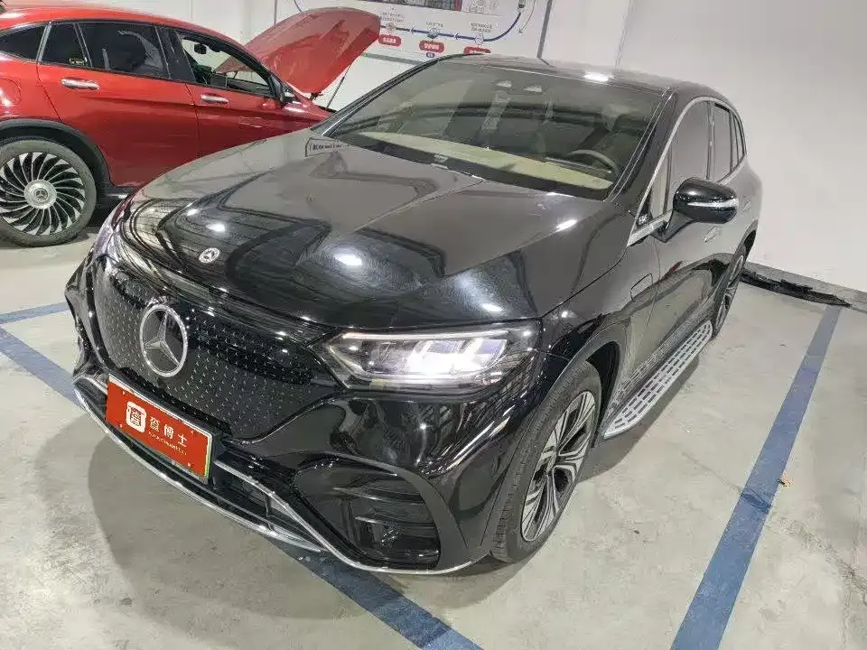 Mercedes-Benz EQE SUV — фото 1