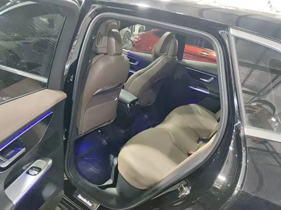 Mercedes-Benz EQE SUV — фото 3