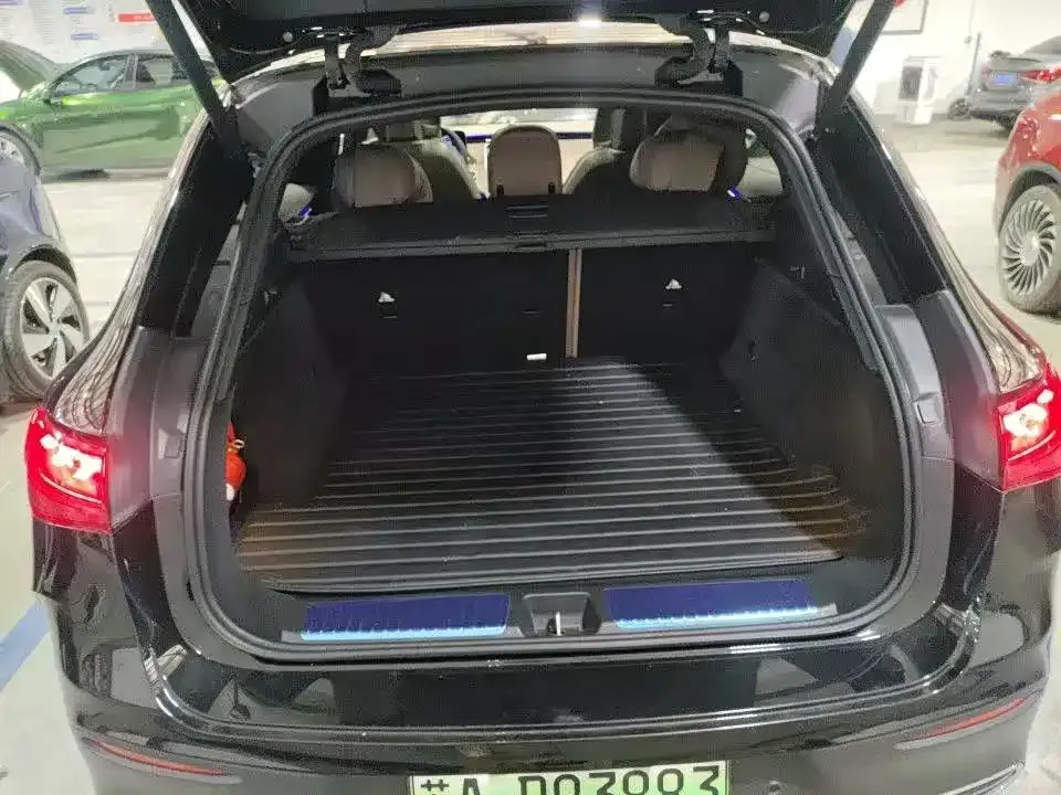 Mercedes-Benz EQE SUV — фото 9