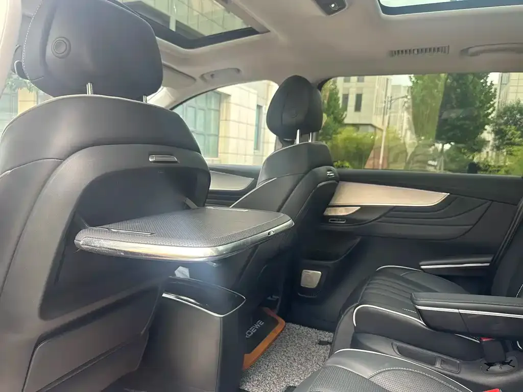Roewe iMAX8 — фото 6