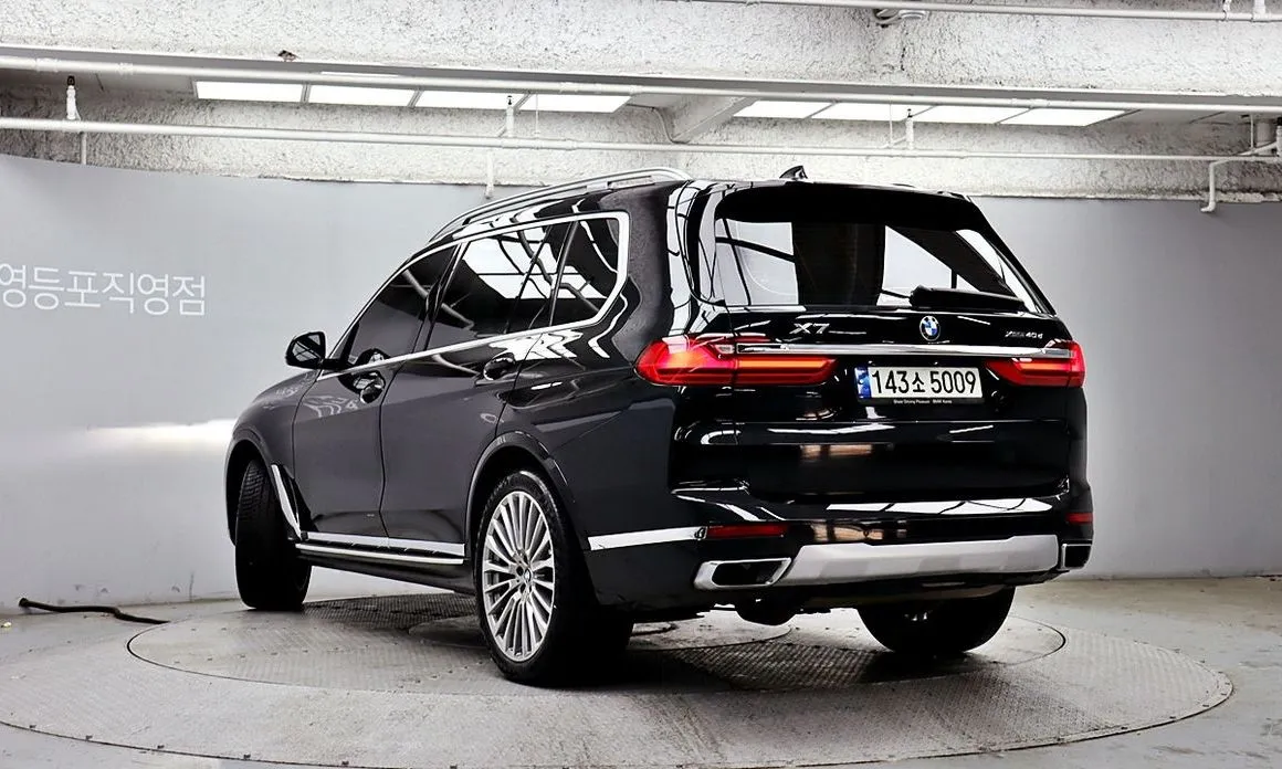 BMW X7 — фото 10