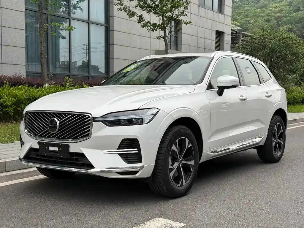 Volvo XC60 — фото 1