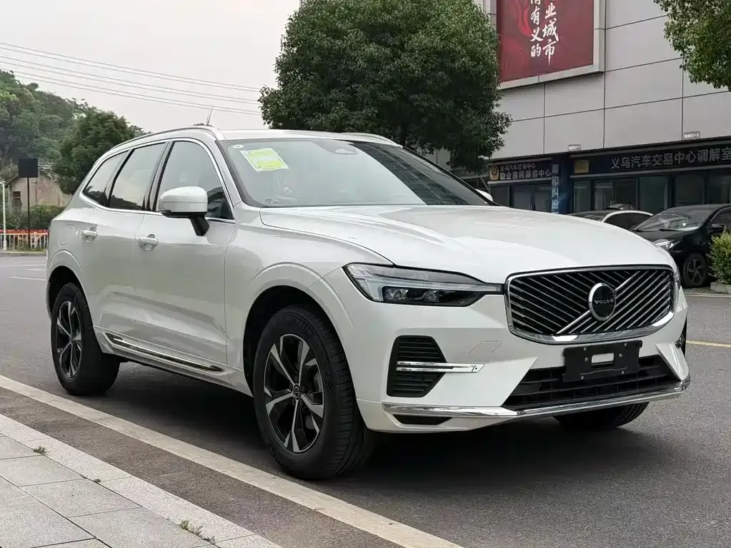 Volvo XC60 — фото 10
