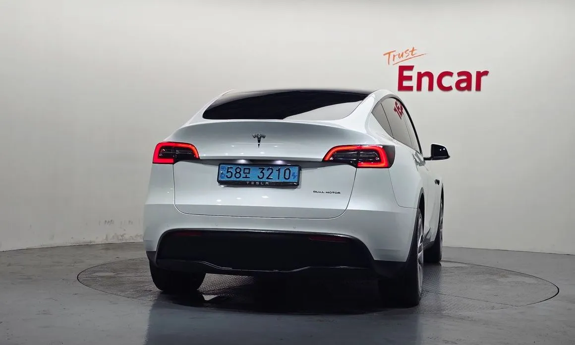 Tesla Model Y — фото 2