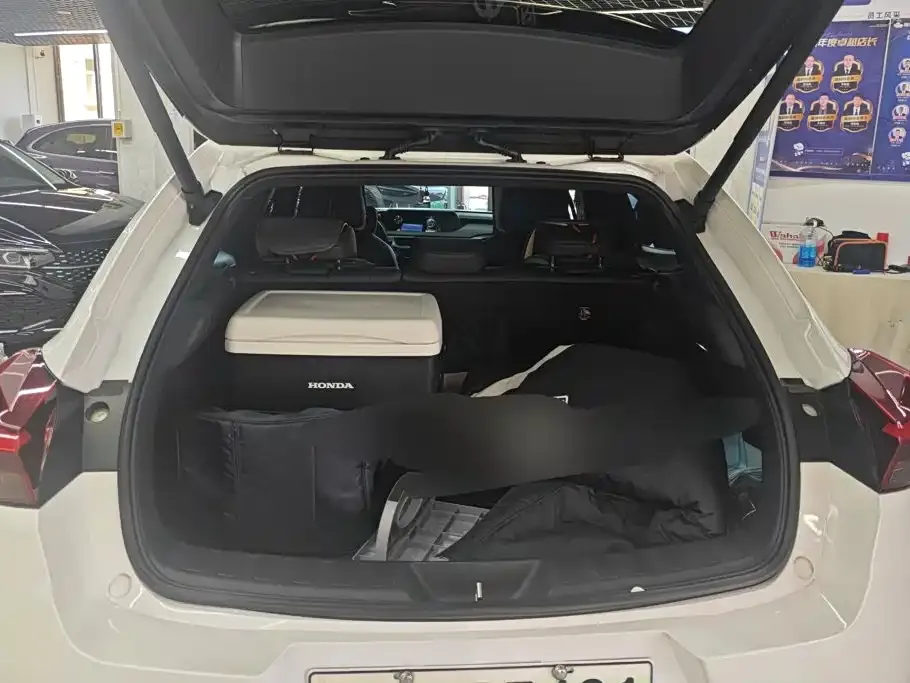 Lexus UX New Energy — фото 6