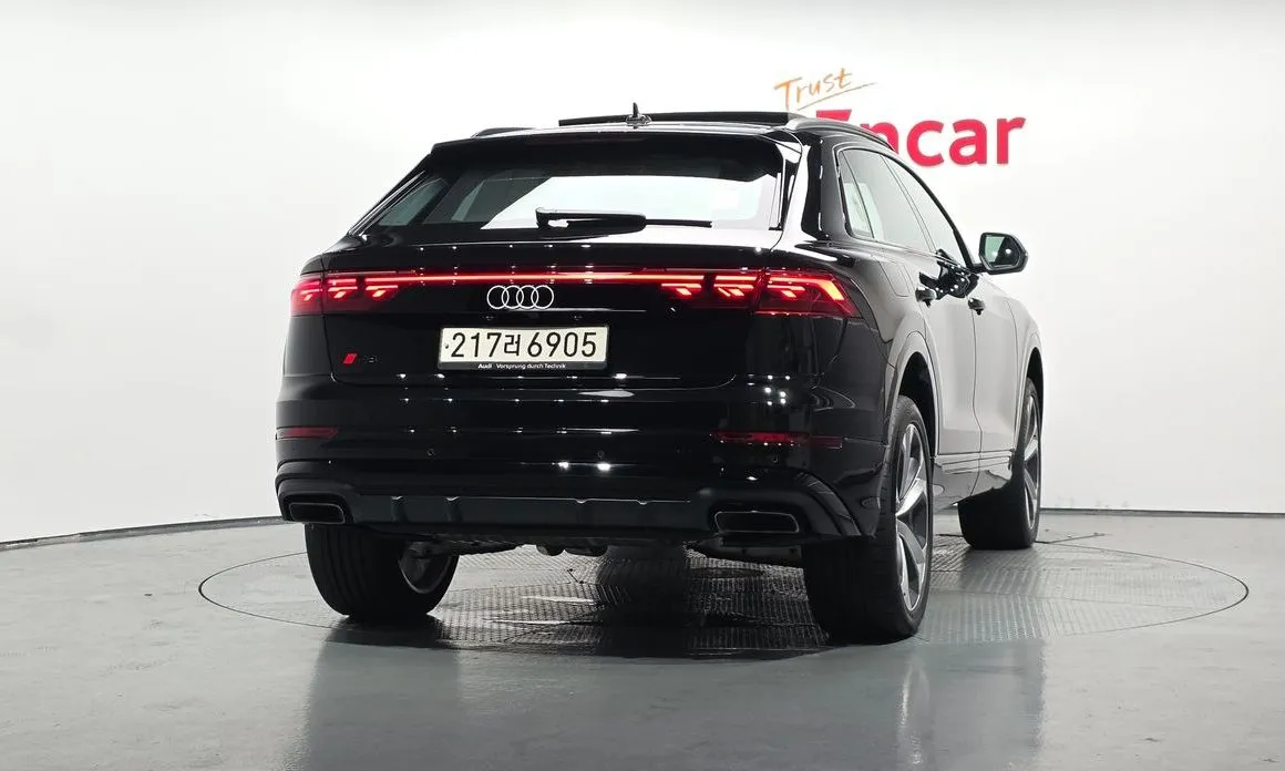 Audi Q8 — фото 3