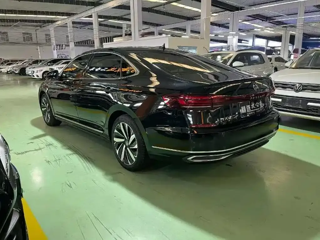 Volkswagen Passat — фото 7