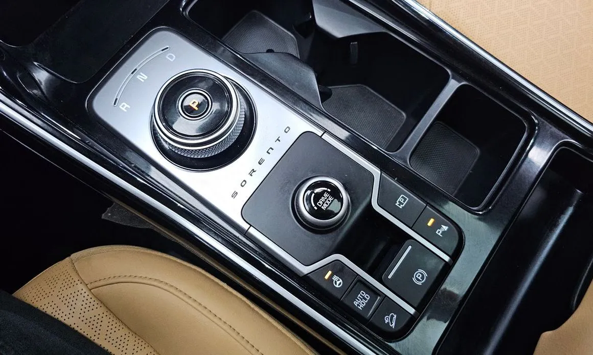 Kia Sorento — фото 6