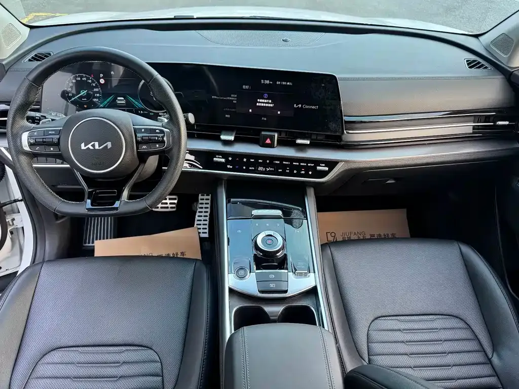 Kia Sportage — фото 8