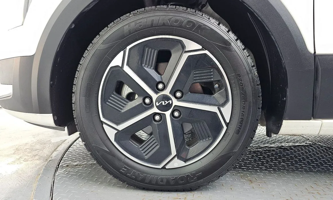 Kia Niro — фото 8