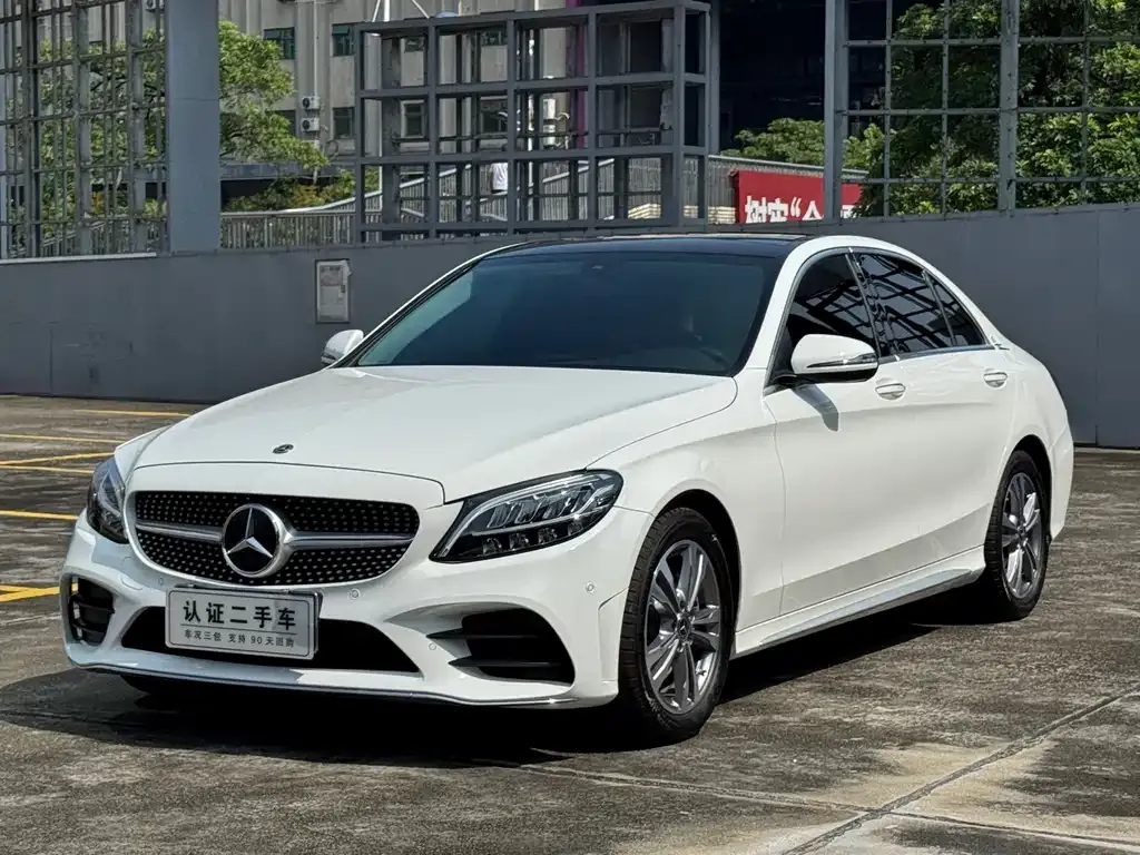 Mercedes-Benz C-Class — фото 1