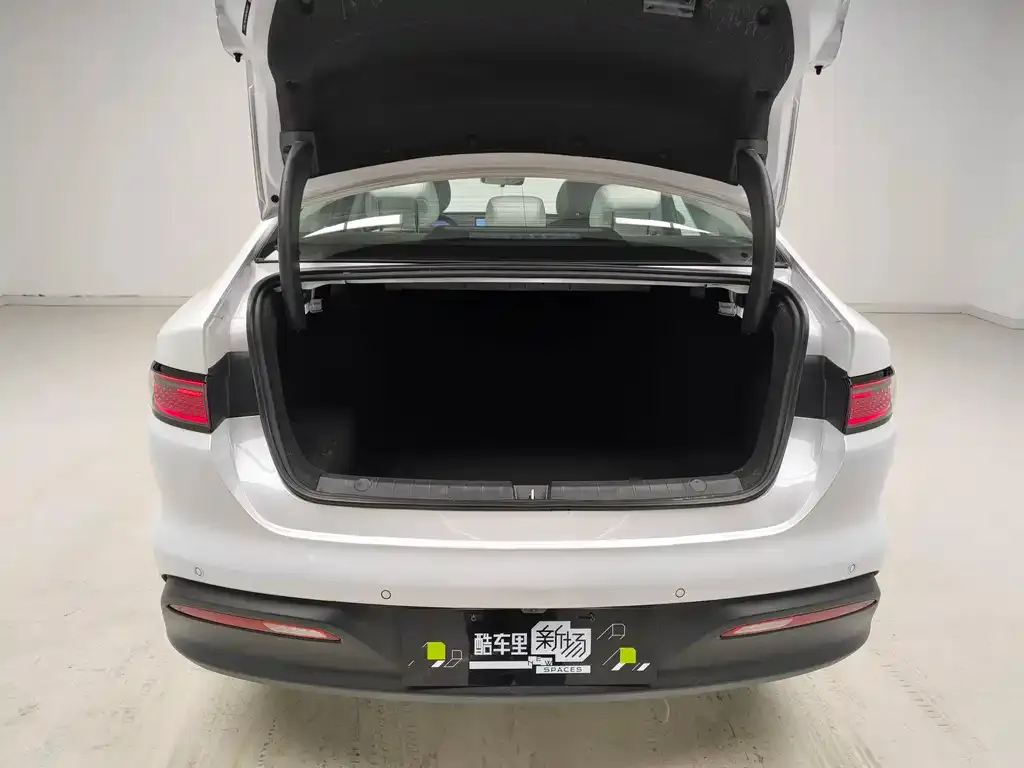 BYD Seal 05 DM-i — фото 9