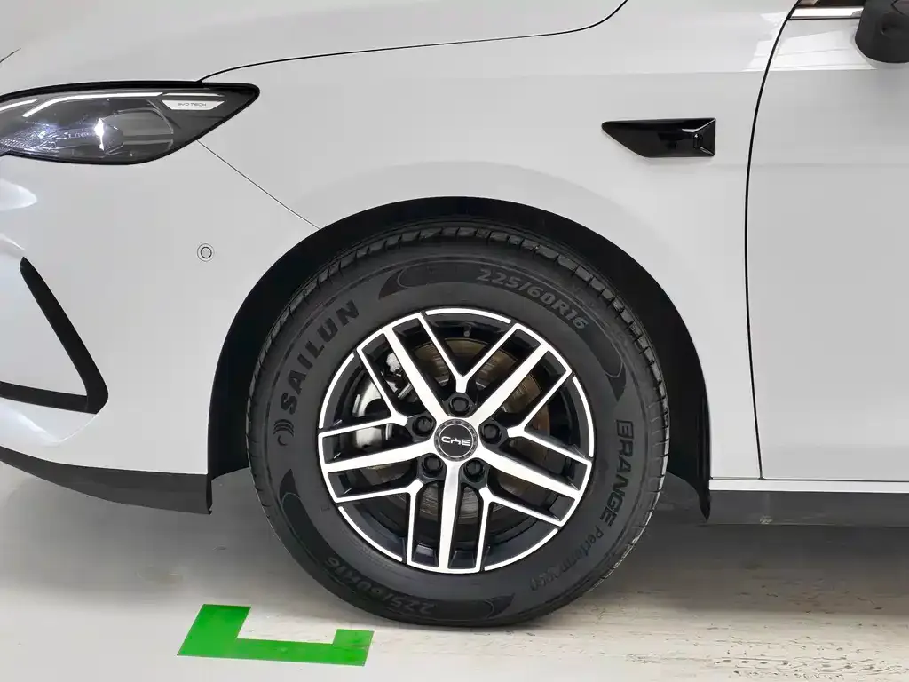 BYD Seal 05 DM-i — фото 7