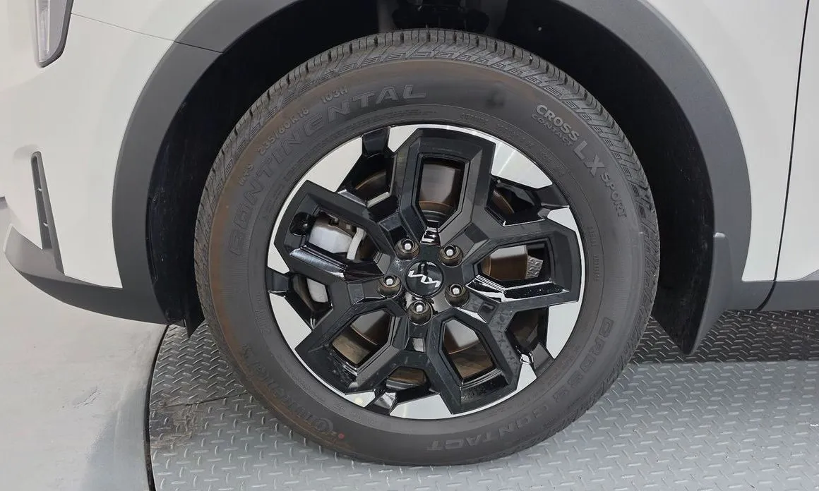Kia Sorento — фото 9