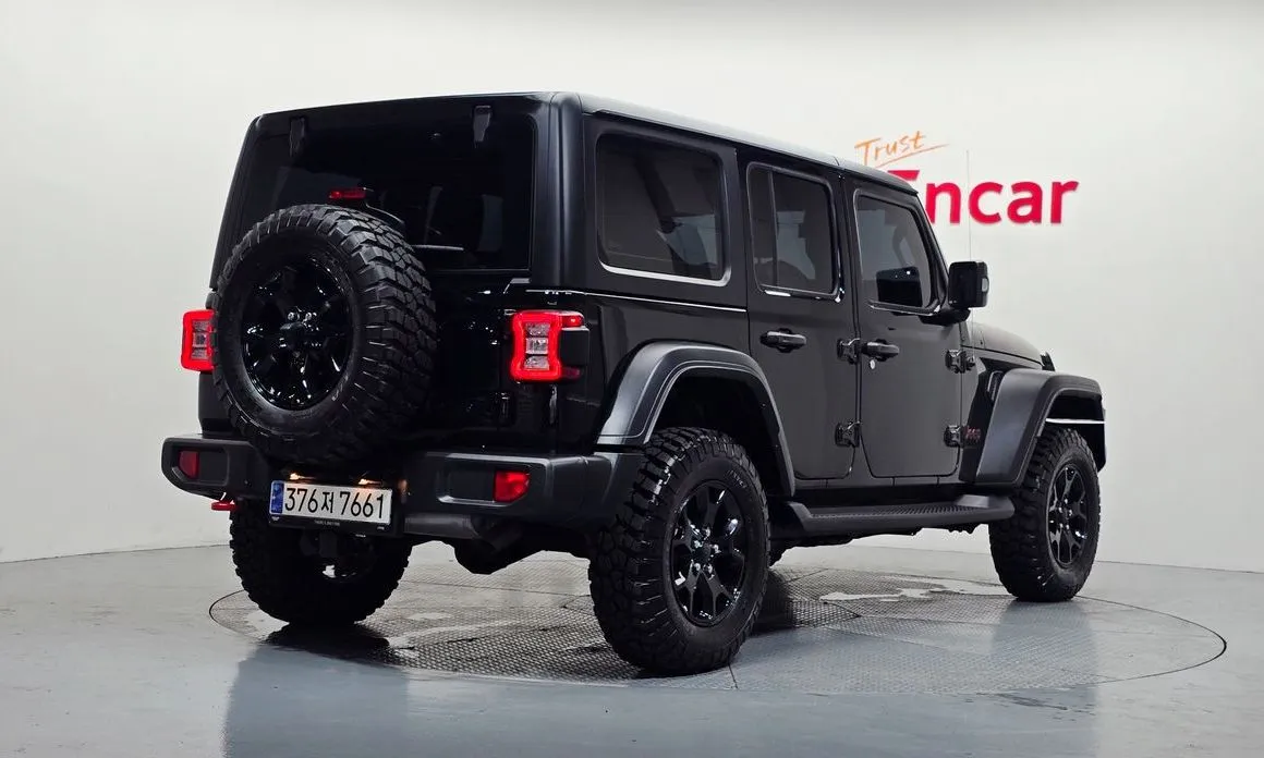 Jeep Wrangler — фото 6