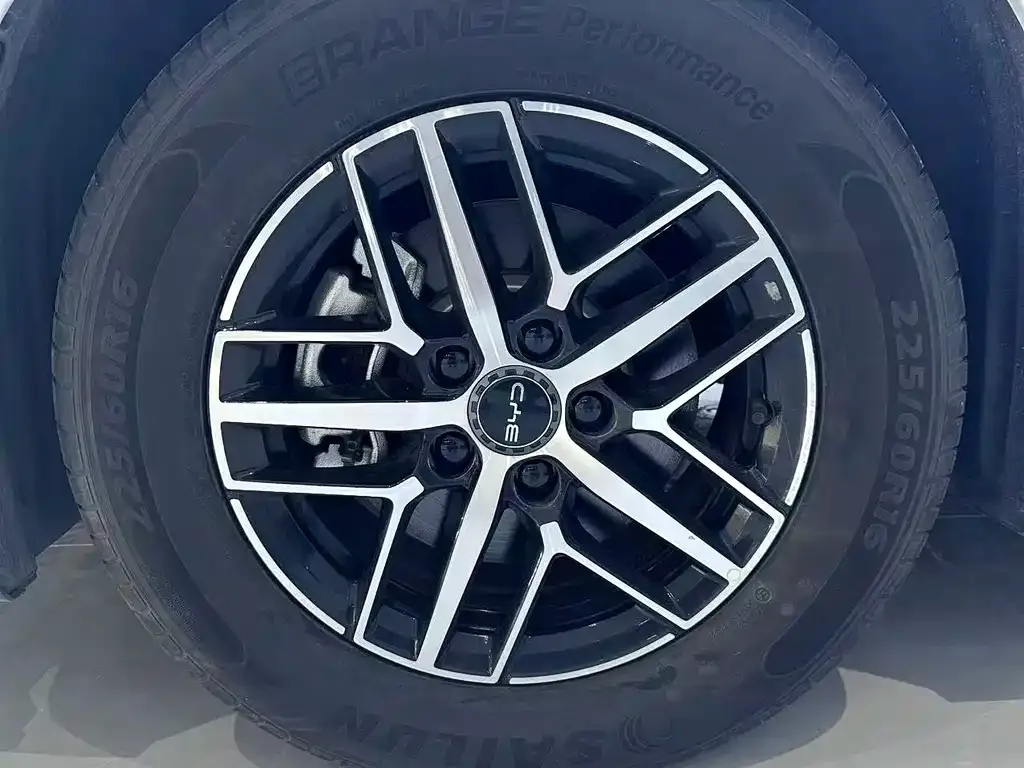 BYD Seal 05 DM-i — фото 10