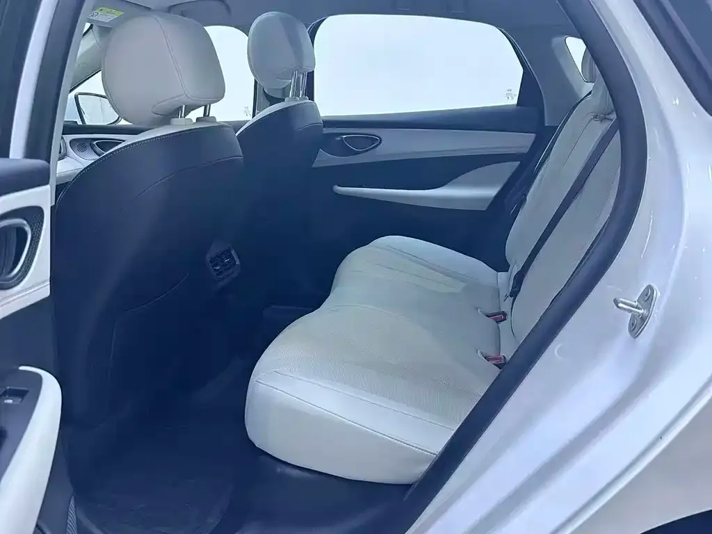 BYD Seal 05 DM-i — фото 3