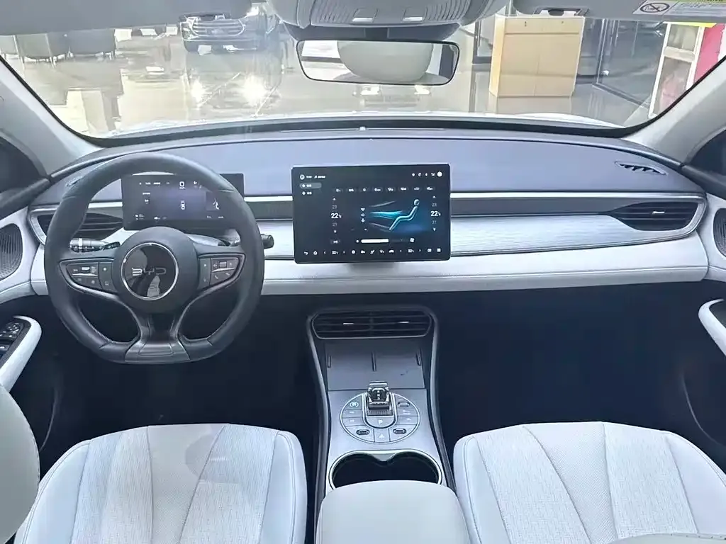 BYD Seal 05 DM-i — фото 8
