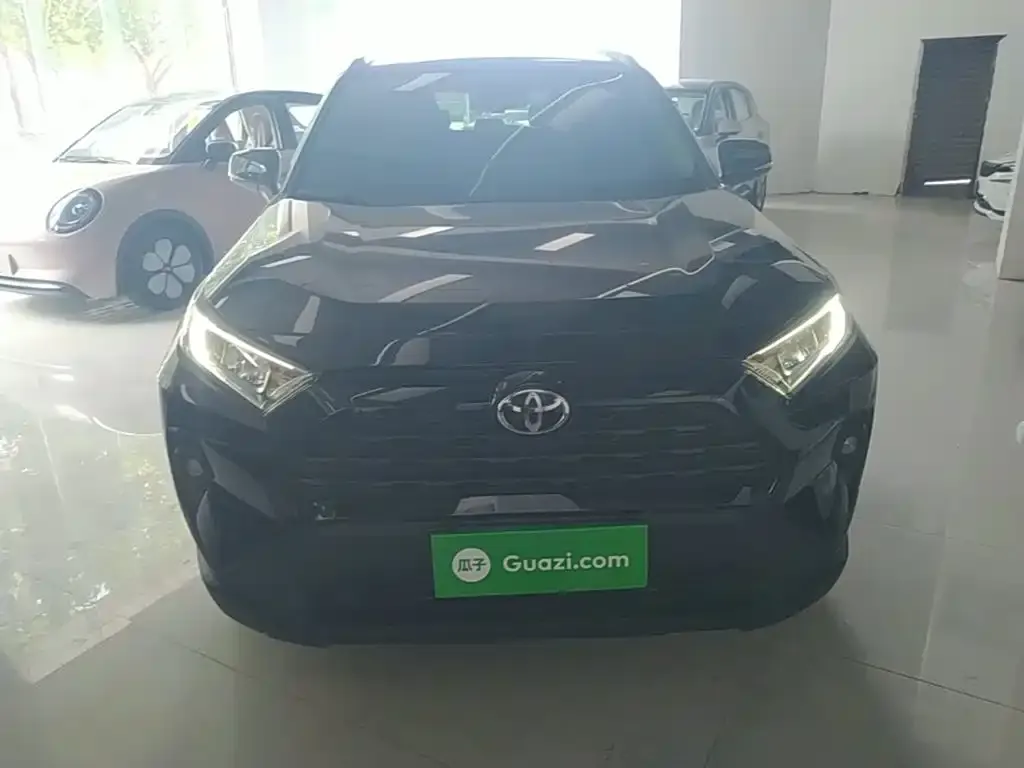 Toyota RAV4 — фото 4
