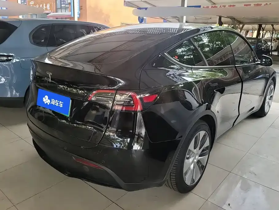 Tesla Model Y — фото 8