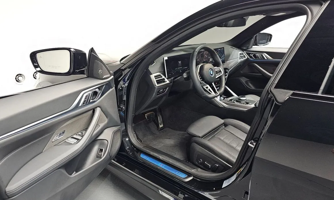 BMW i4 — фото 10