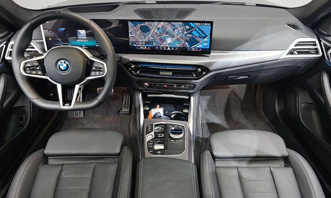 BMW i4 — фото 9
