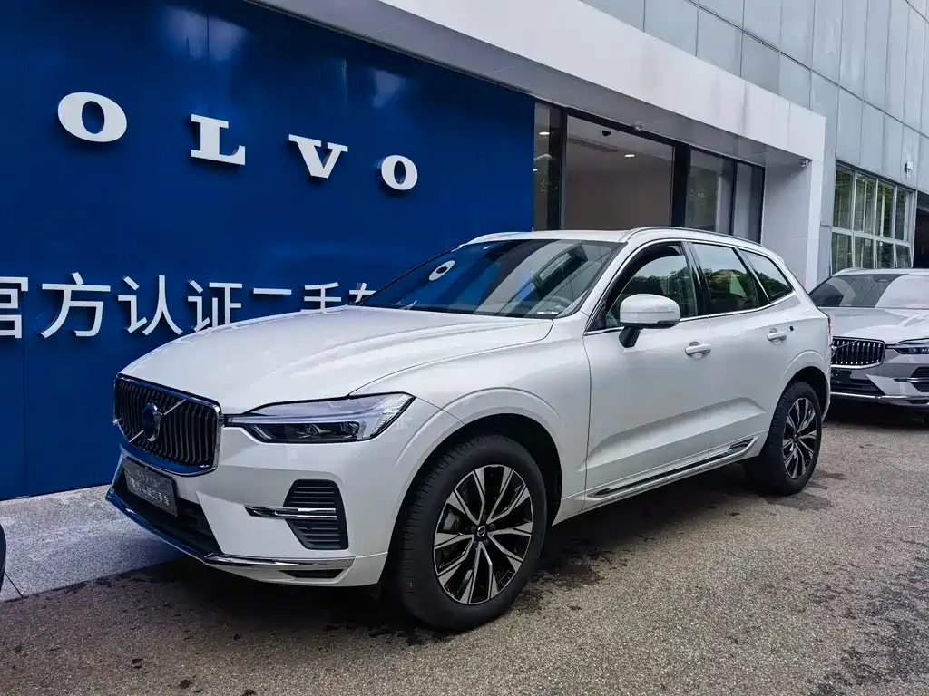 Volvo XC60 — фото 1