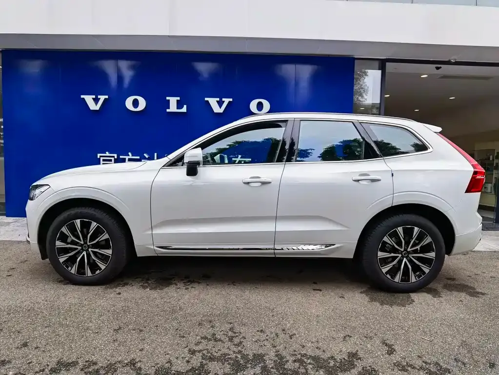 Volvo XC60 — фото 4