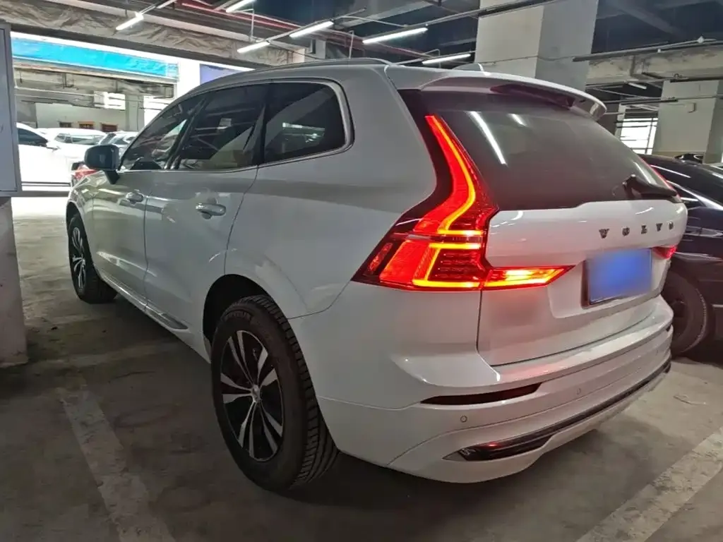 Volvo XC60 — фото 7