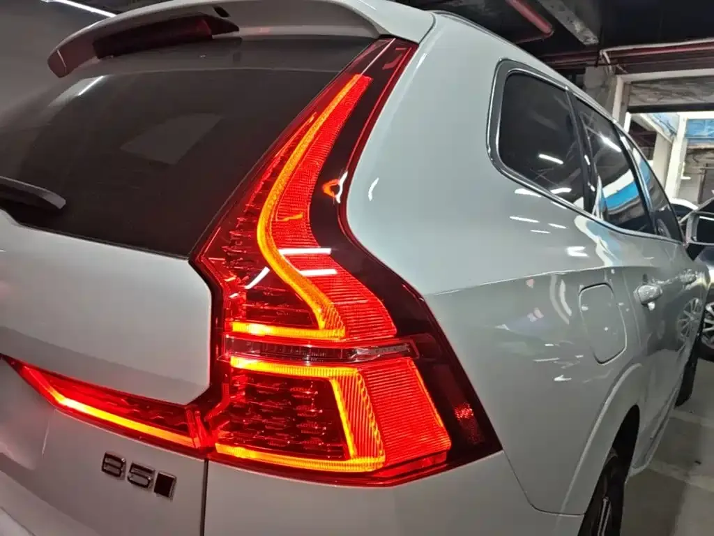 Volvo XC60 — фото 4