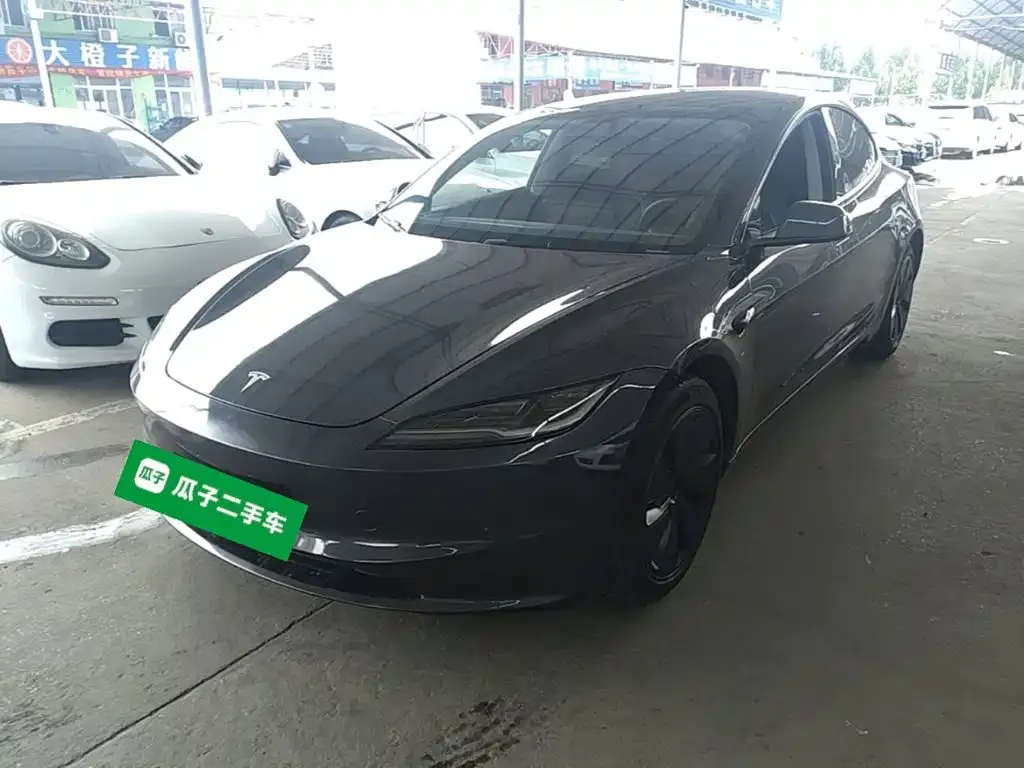 Tesla Model 3 — фото 1
