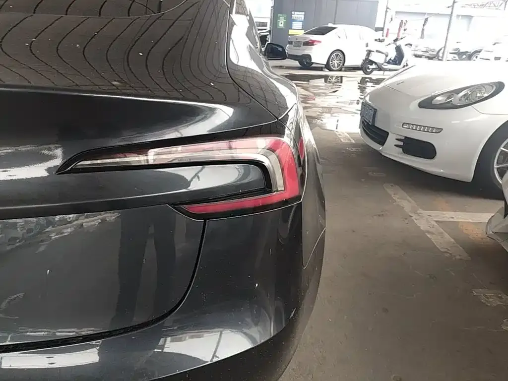 Tesla Model 3 — фото 9