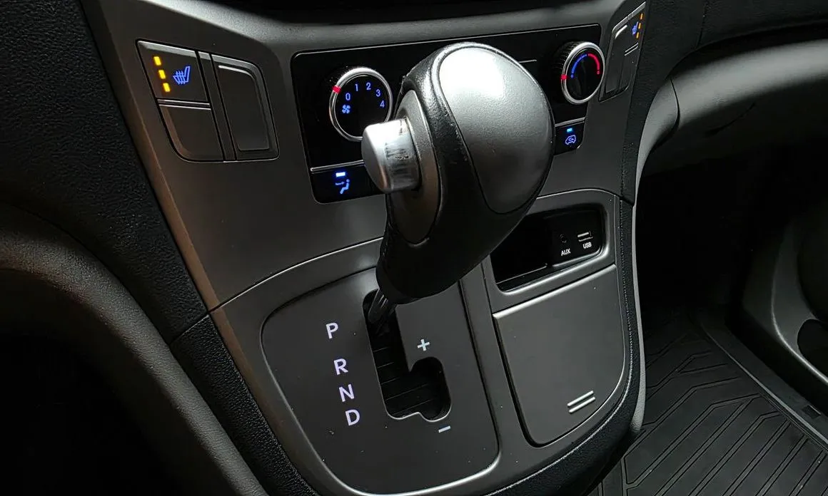 Hyundai Starex — фото 10