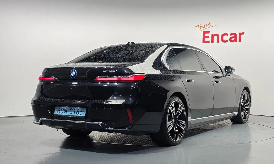 BMW i7 — фото 2