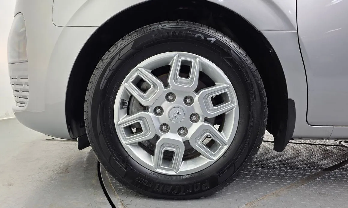 Hyundai Staria — фото 3