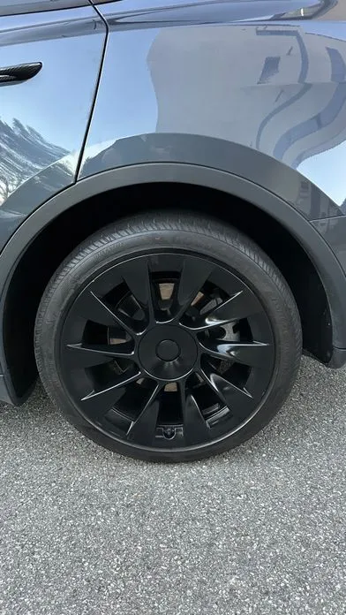 Tesla Model Y — фото 6