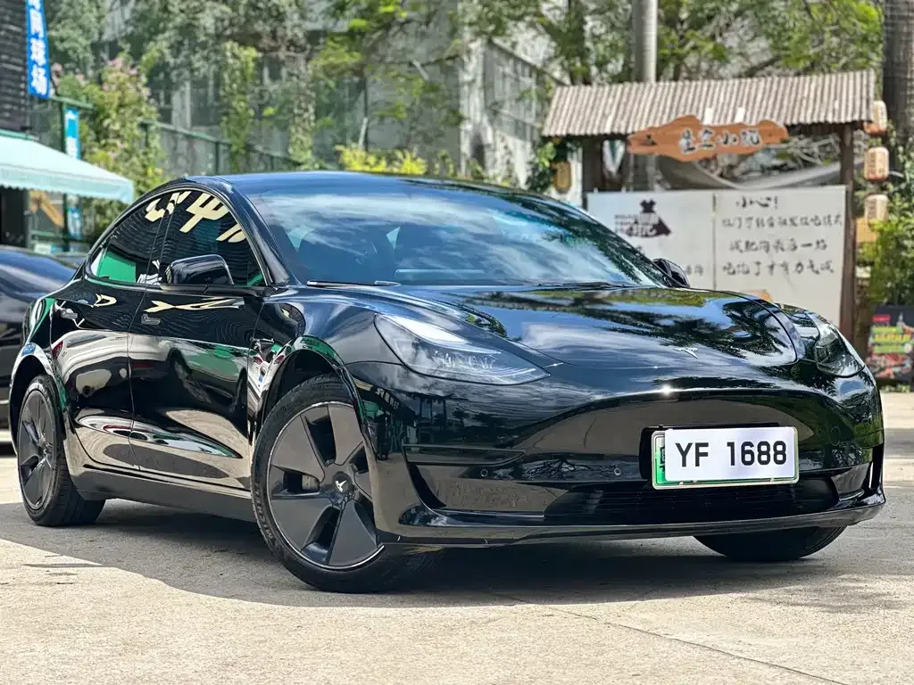 Tesla Model 3 — фото 8