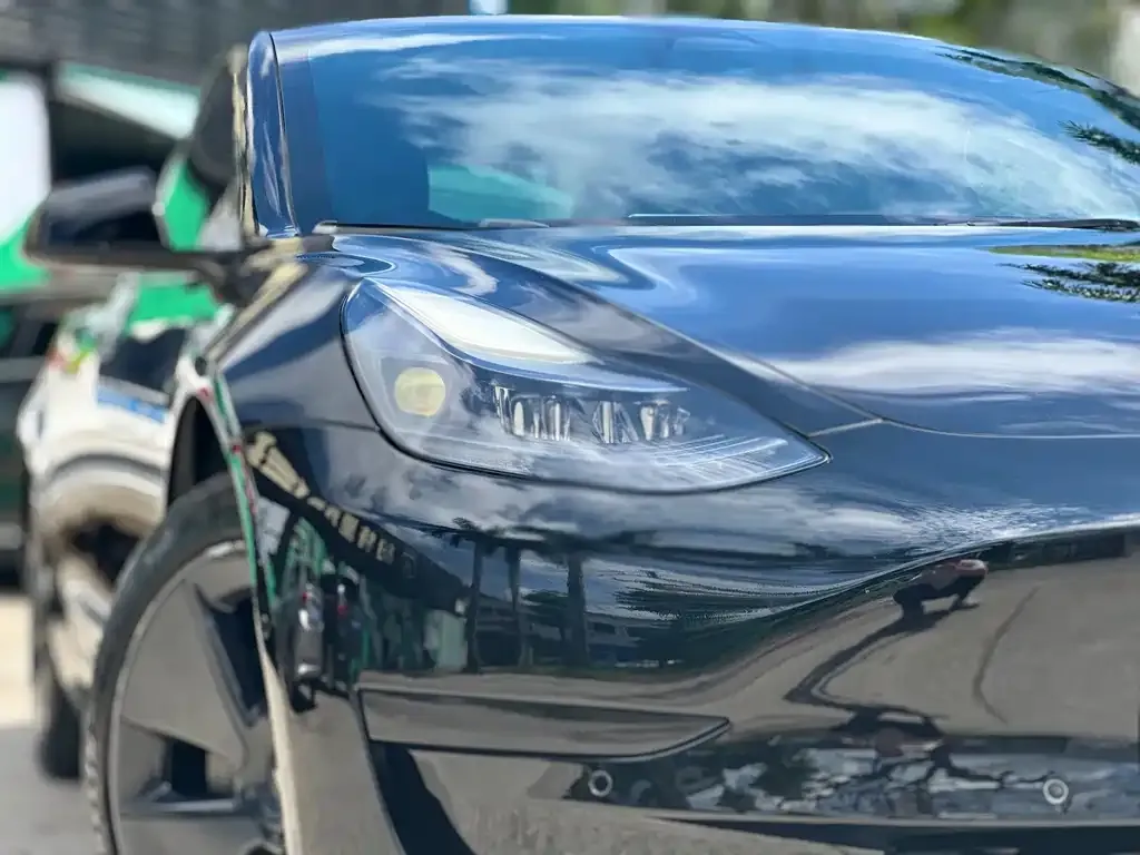 Tesla Model 3 — фото 4