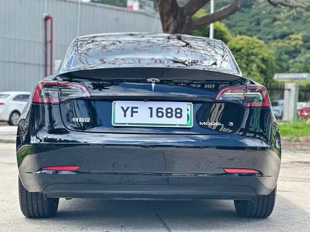Tesla Model 3 — фото 6