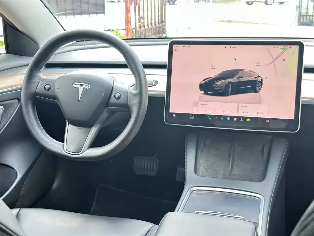 Tesla Model 3 — фото 3