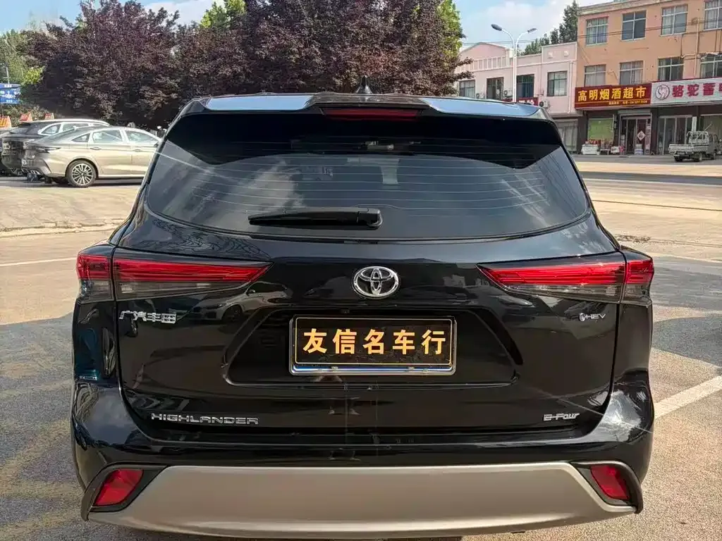 Toyota Highlander — фото 2