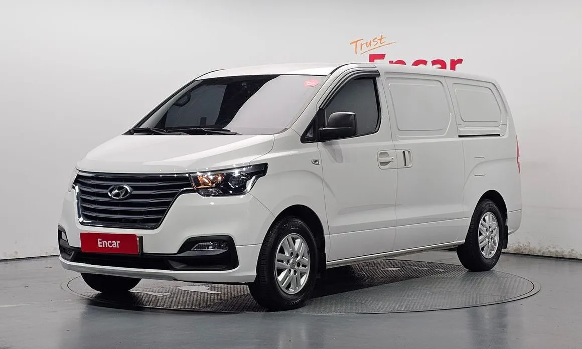 Hyundai Starex — фото 1